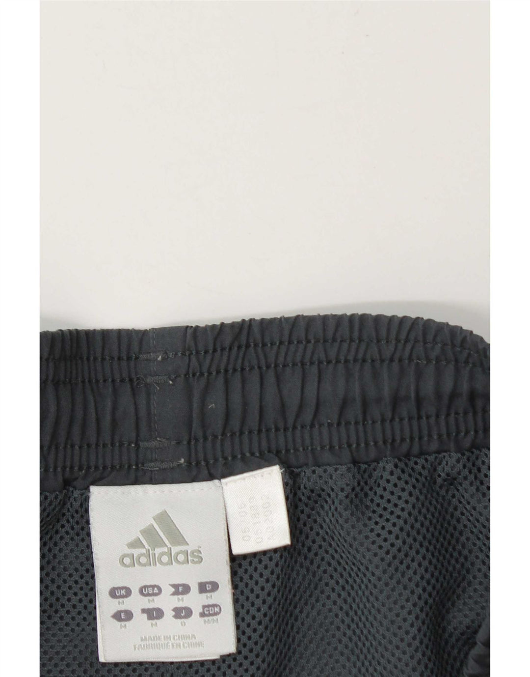 Мужские спортивные шорты Adidas среднего серого цвета из полиэстера