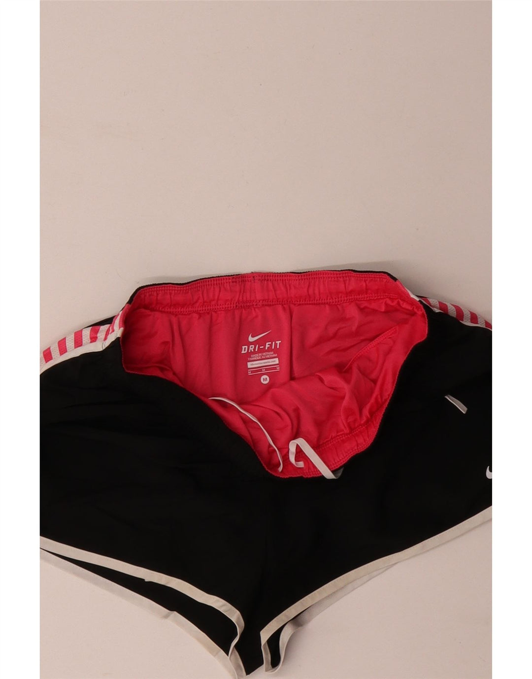 Женские спортивные шорты NIKE Dri Fit UK 12, средний полиэстер в черную полоску